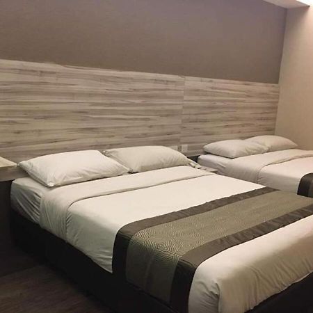 Hotel Austin Paradise - Taman Pulai Utama Skudai Esterno foto