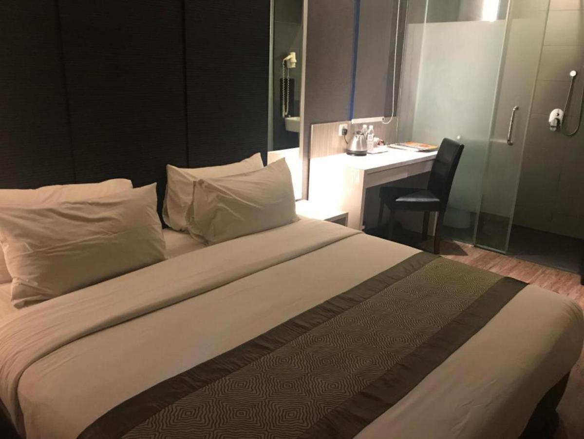 Hotel Austin Paradise - Taman Pulai Utama Skudai Esterno foto