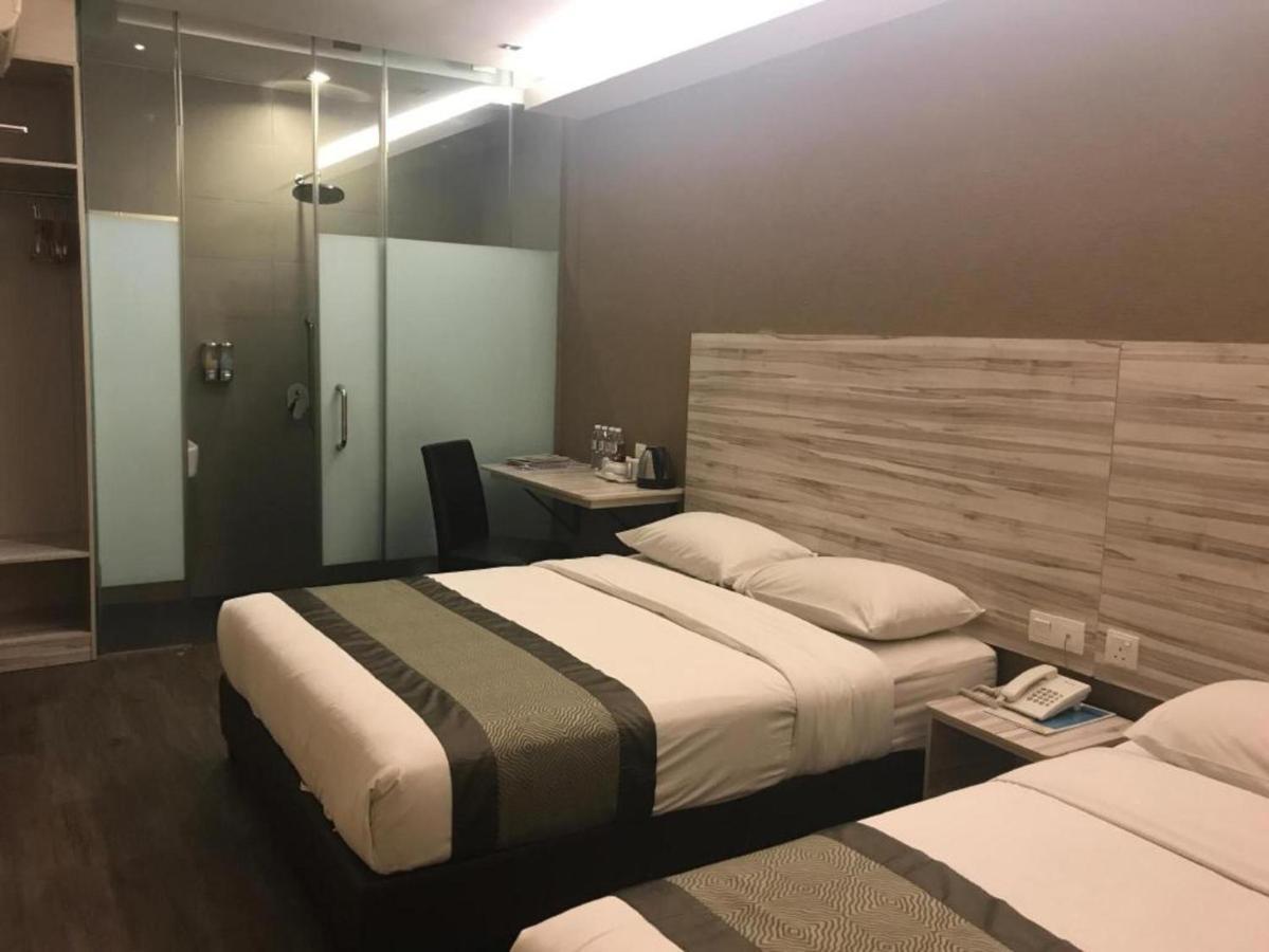 Hotel Austin Paradise - Taman Pulai Utama Skudai Esterno foto