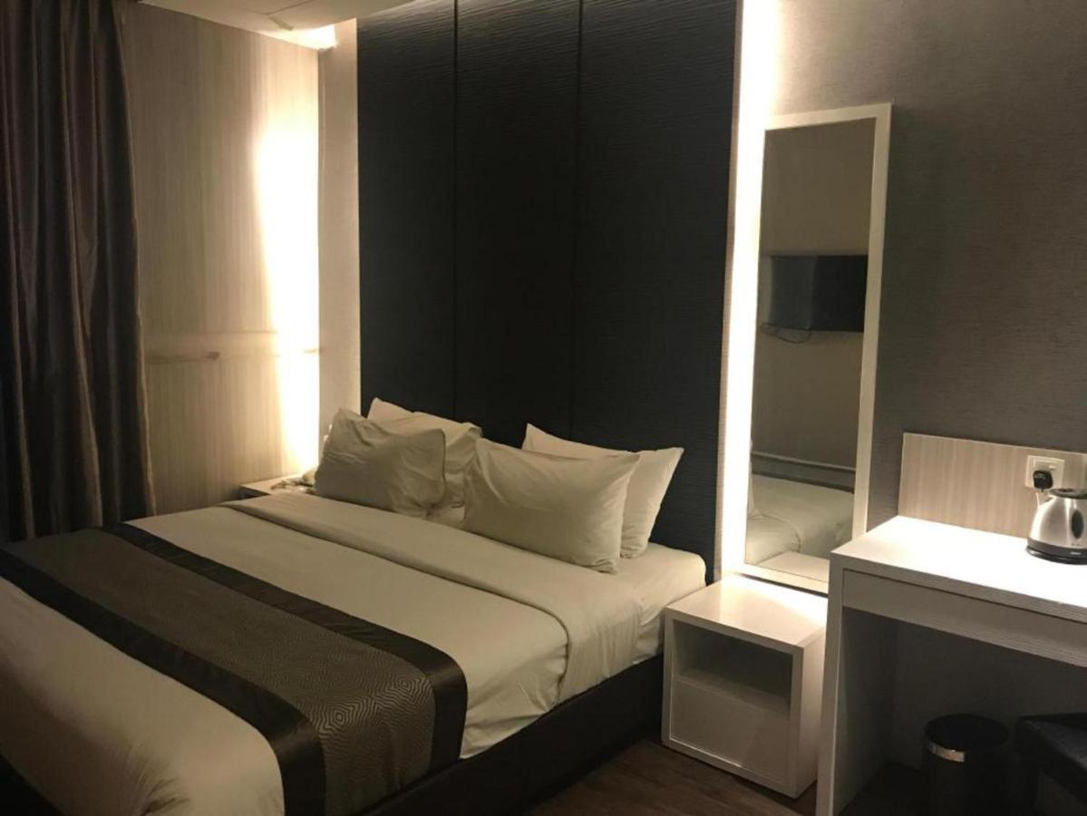 Hotel Austin Paradise - Taman Pulai Utama Skudai Esterno foto