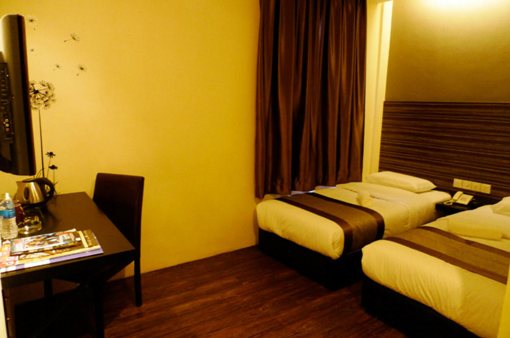 Hotel Austin Paradise - Taman Pulai Utama Skudai Esterno foto