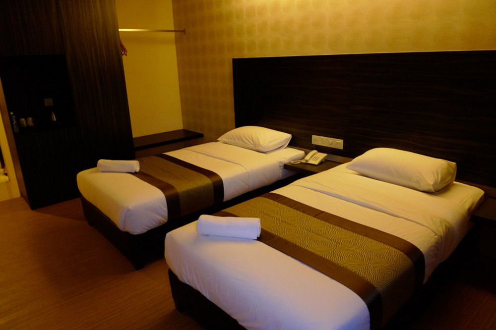 Hotel Austin Paradise - Taman Pulai Utama Skudai Esterno foto