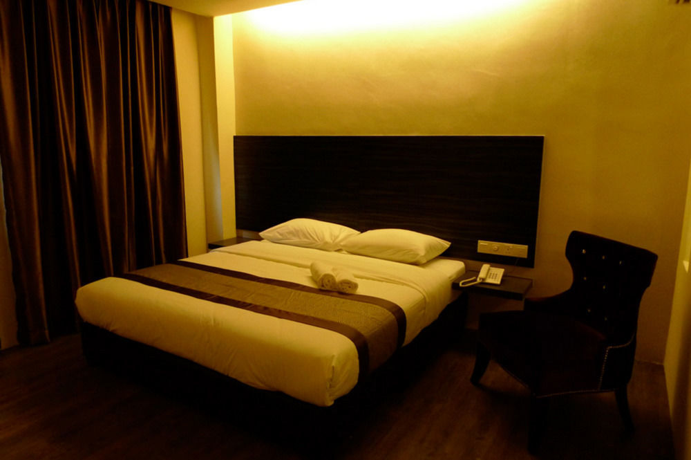 Hotel Austin Paradise - Taman Pulai Utama Skudai Esterno foto